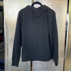 Lululemon athletica women’s hoodie slightly worn size 6